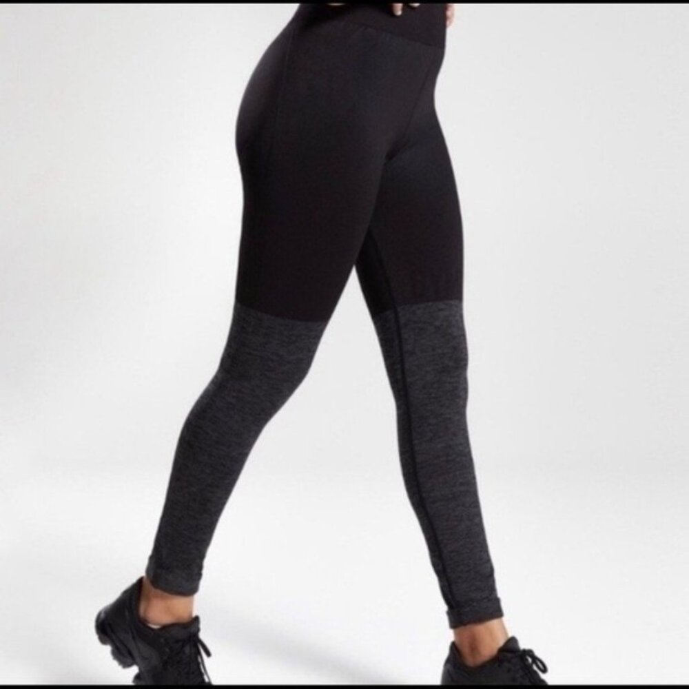 Gymshark‎ Two Tone Leggings Gymshark Black & Gray Fitted Sz S Colorblock